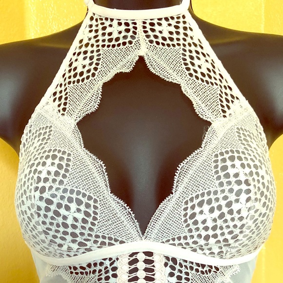 Victoria's Secret Other - NWT Victoria Secret Bra S